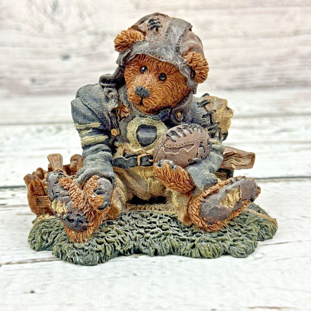 Boyds Bears "Knute‎ & the Gridiron" #2245 Football Player Figurine 18E/3231